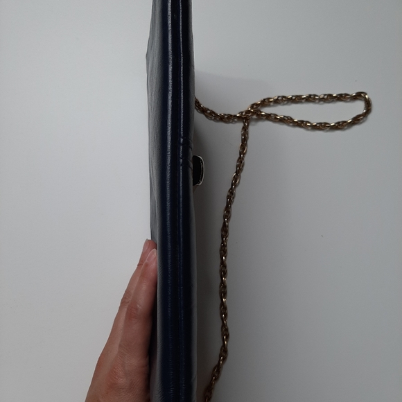 2/$30 Jane Shelton leather shoulder bag - Picture 4 of 7